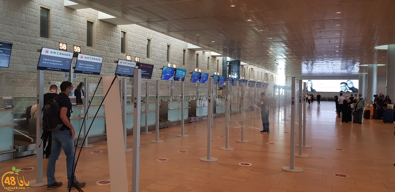  فيديو: فواصل للتباعد في مطار اللد بعد ازدياد عدد المسافرين العرب 